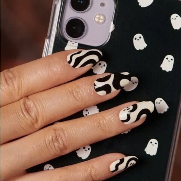 Color Street Other - Color Street Feeling Fab-boo-lous Retired Nail Art Design Nail Strips